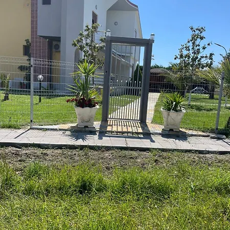 Villa Apartment Golem (Tirana)